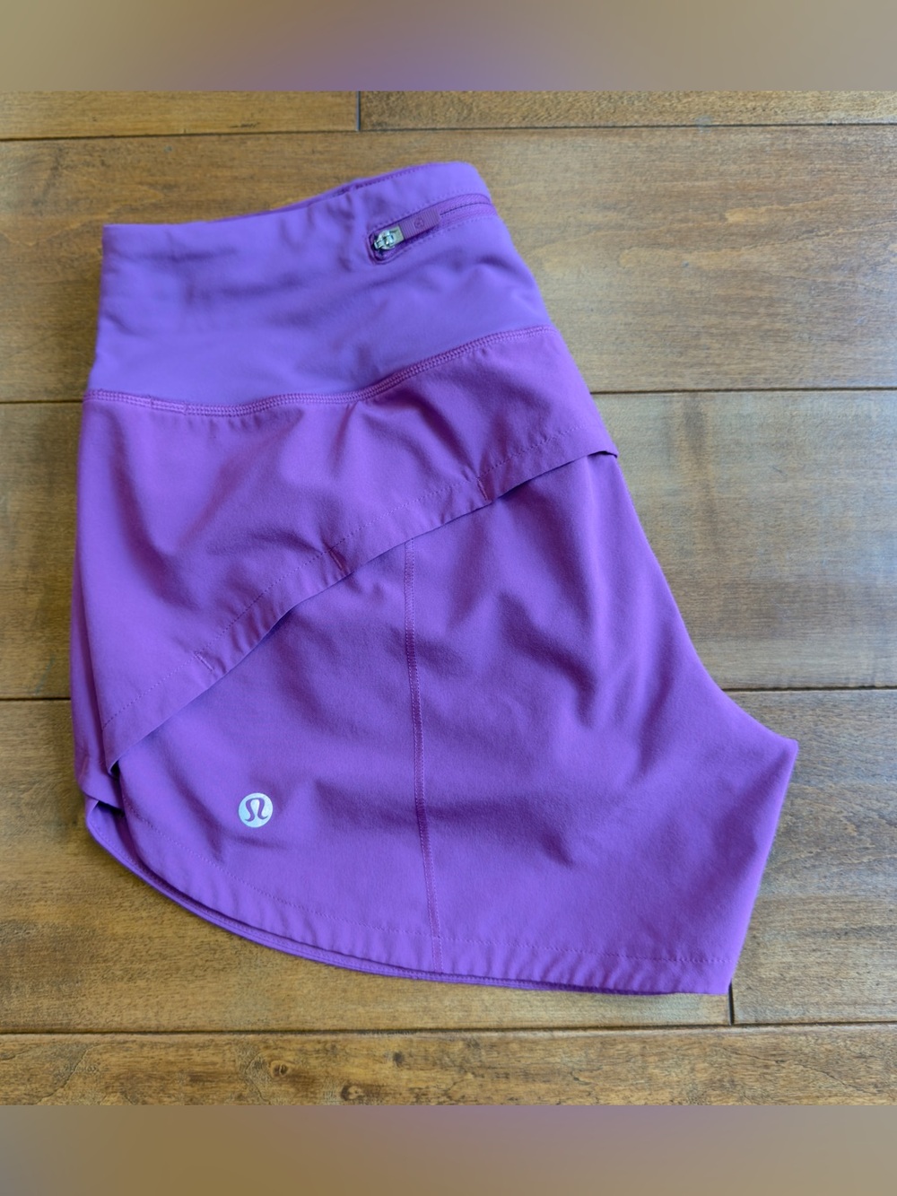 Lululemon athletica Hotty Hot Women's Magenta Athletic Shorts - Picture 9 of 9